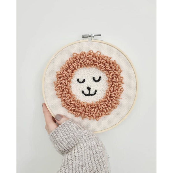 Kinporium Leonard The Lion Blush Embroidery Hoop